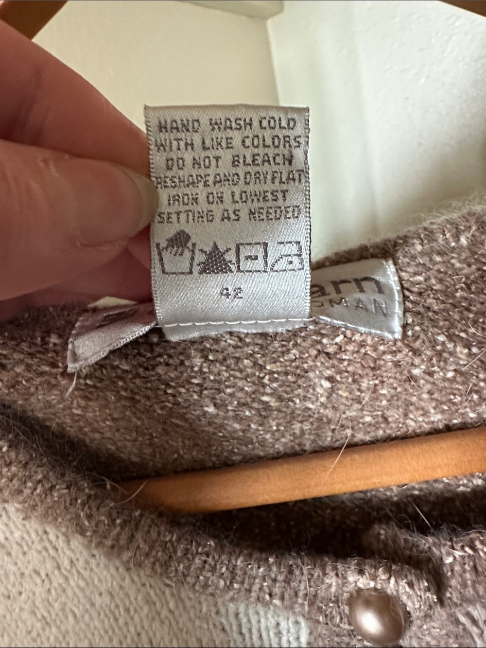 Dressbarn Cream and Brown Embroidered Button-Up Sweater Size 1X - Picture 3 of 6